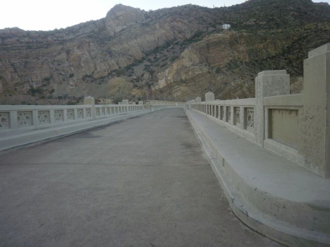 road on top of Coolidge Dam